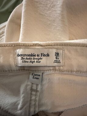 Abercrombie & Fitch Cream Ankle Straight Ultra High Rise Jeans - Curve Love